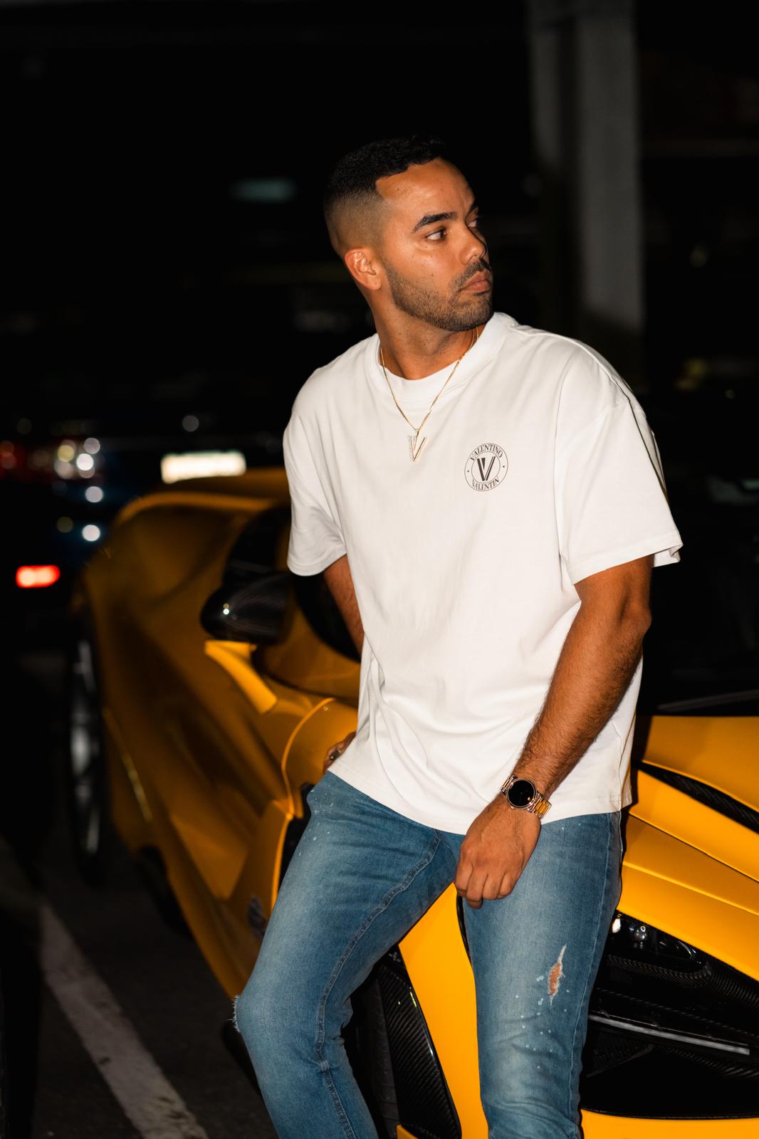 OVERSIZED WHITE TEE